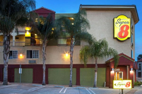  Super 8 by Wyndham Los Angeles Downtown  Лос-Анджелес